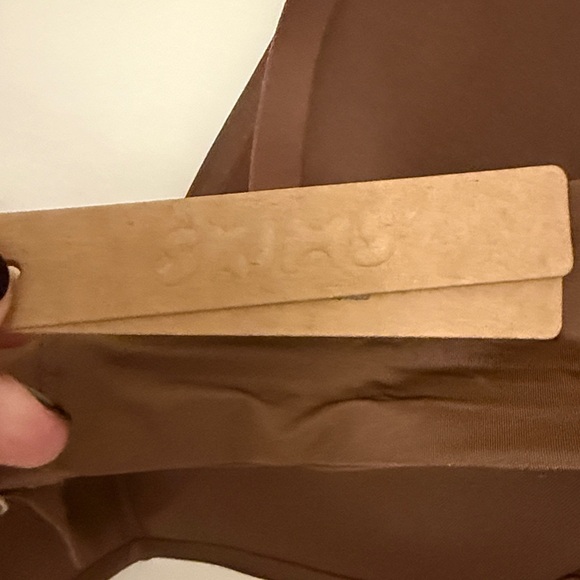 NWT! SKIMS Wireless Form Push-Up Plunge Bra — Jasper (34C) 🤎 - Picture 6 of 7